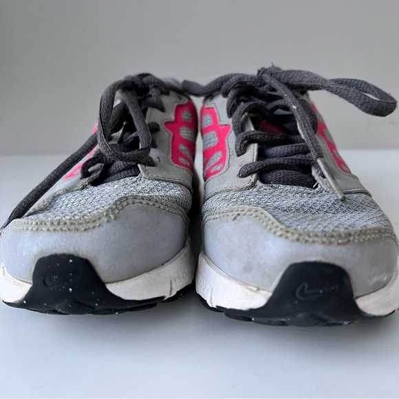 Nike Grey and Pink Runners - Picture 3 of 8